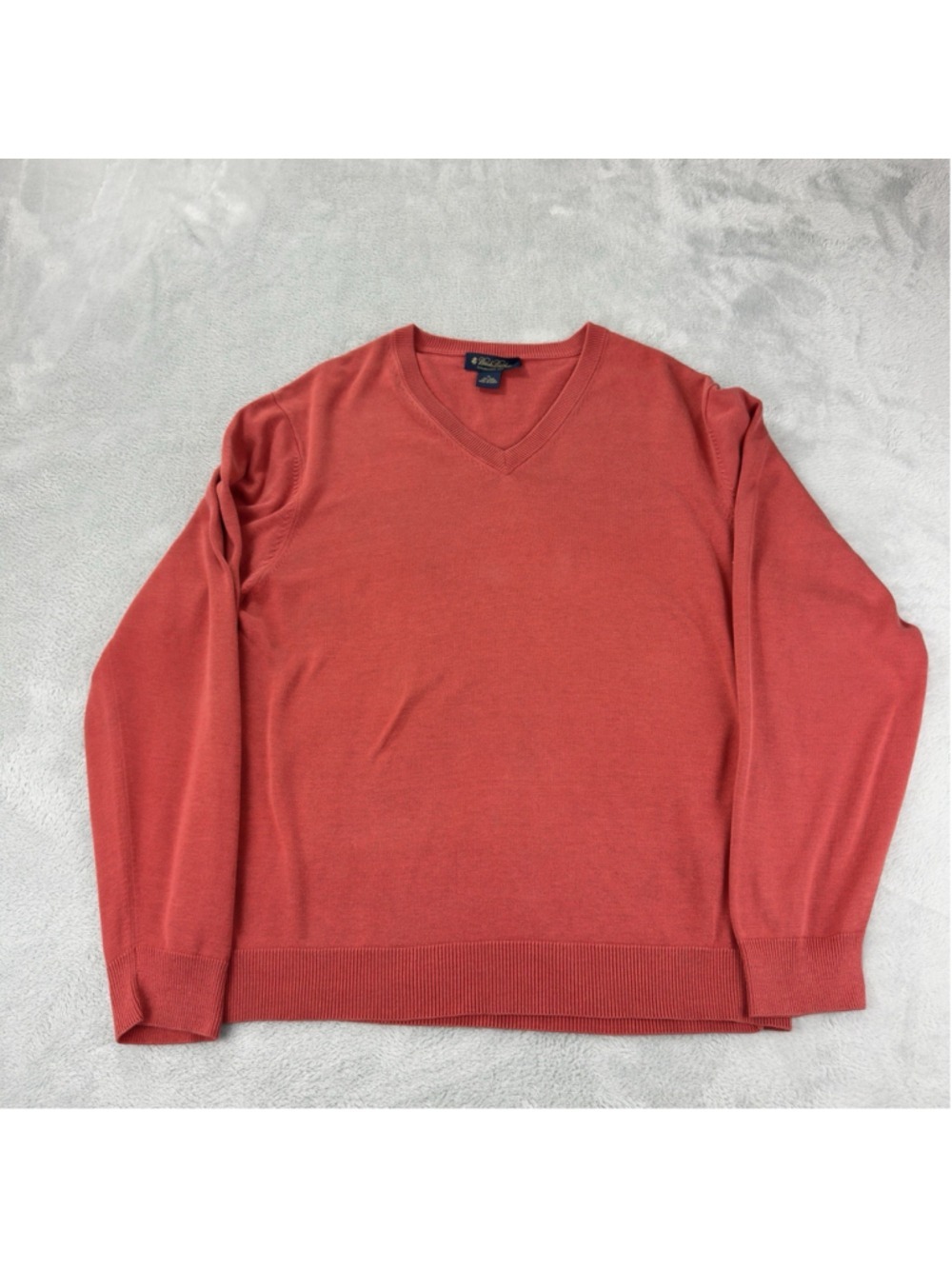 Brooks Brothers Men's Size XL V Neck 70% Silk 30% Cotton Long Sleeve Sweater